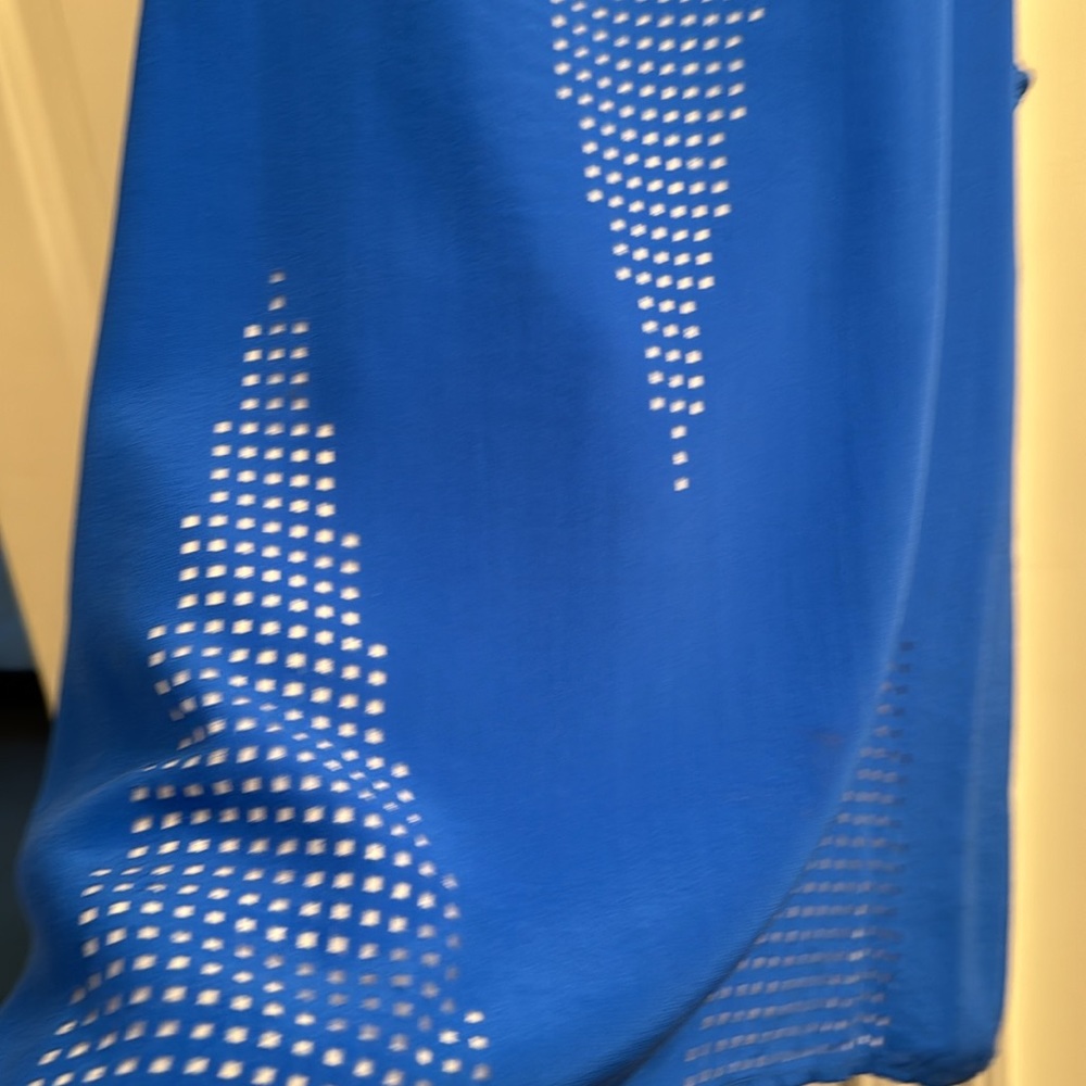 Blue Tank - Picture 2 of 5